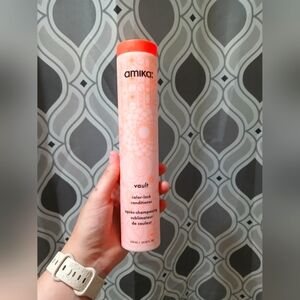 ✨️amika Vault hair conditioner✨️